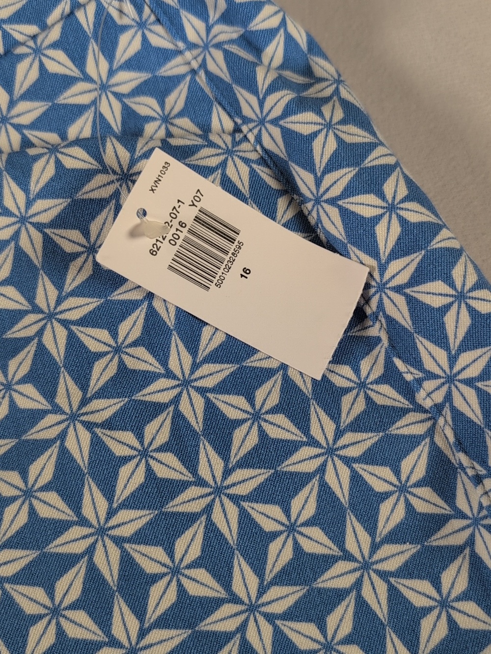 Old Navy High-Rise Pixie Shorts in Tile Blue Size 16 - Picture 5 of 11